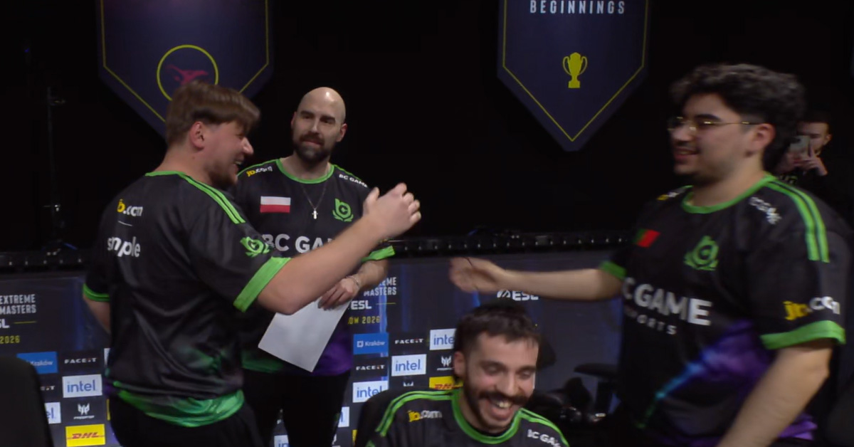 S1mple клатч CS2