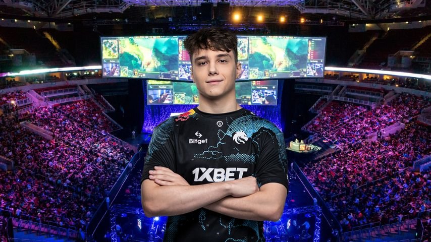 Larl commented on coaching in Dota 2