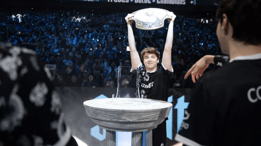 Larl поднял Aegis на TI12