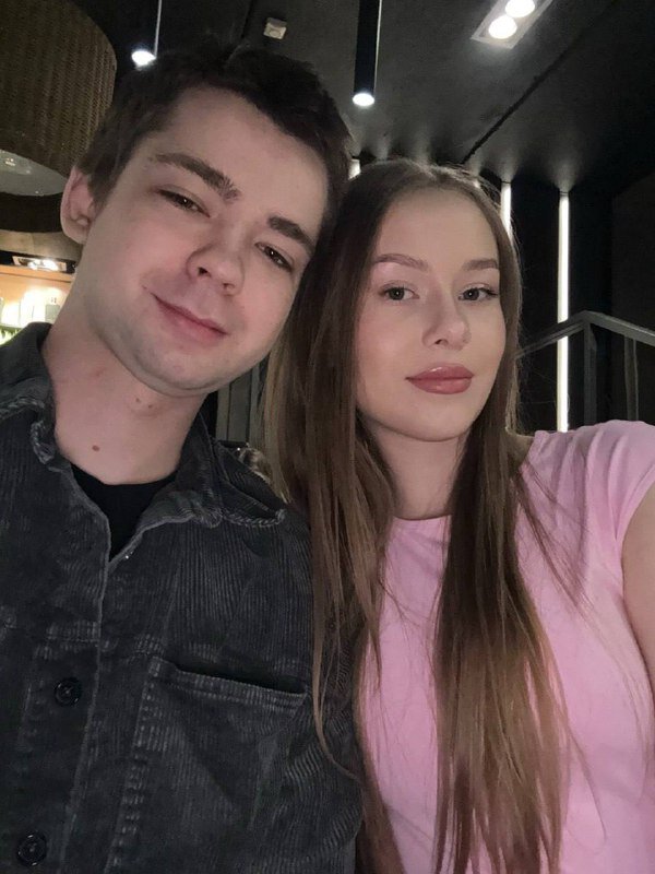 Malr1ne со своей девушкой