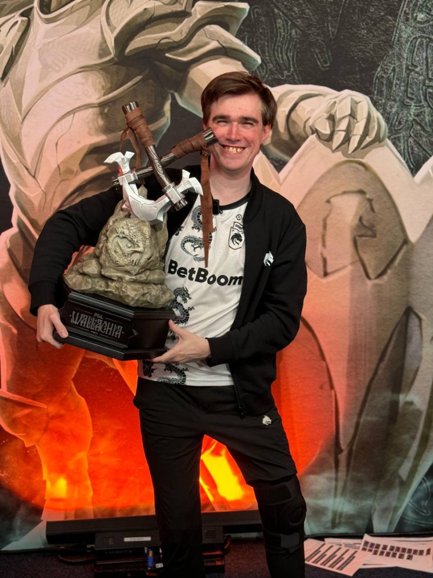 Miposhka with the PGL Wallachia trophy