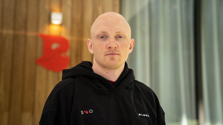 MISERY coach Bleed Esports