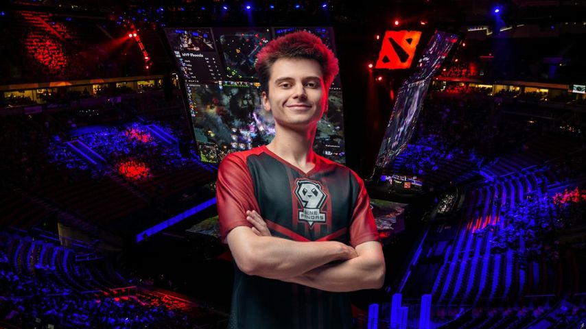 RAMZES666 hides the mini-map with a picture of a well-known esports player on stream