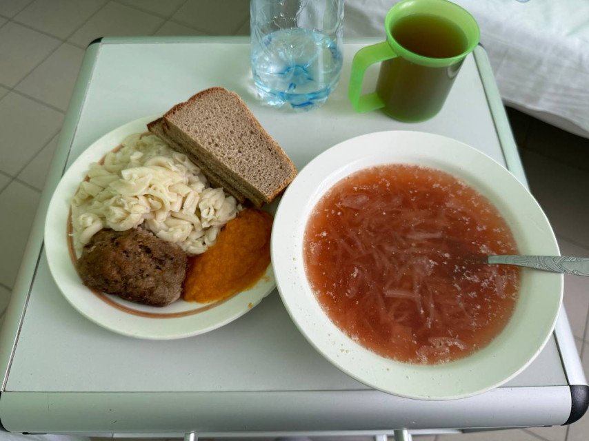 stray228 hospital food