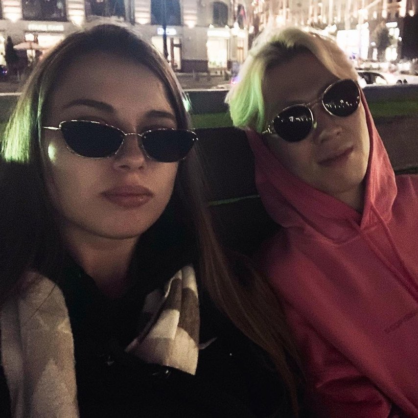 TORONTOTOKYO с девушкой