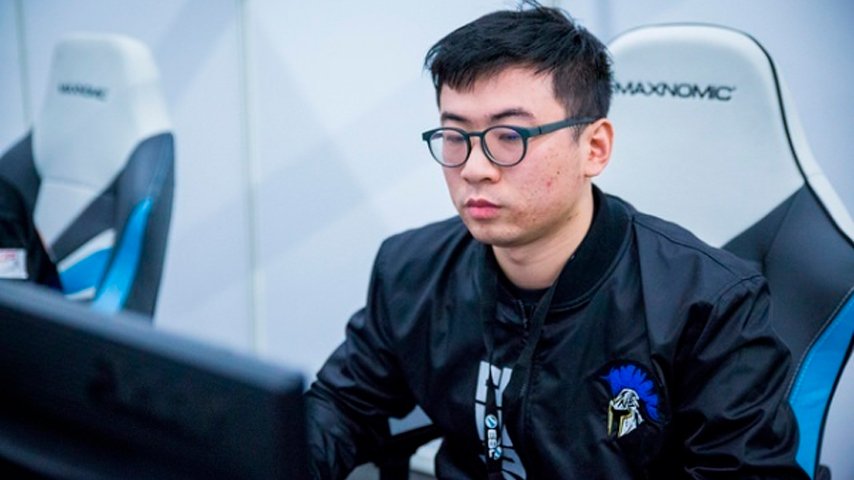 banana became the new coach for royal never give up