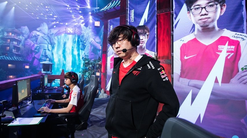 игроки t1 опоздали на самолет